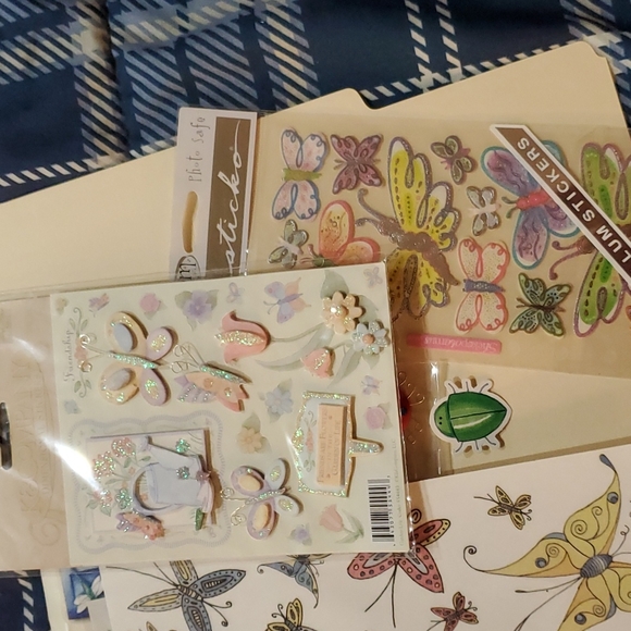 💥Sticker Bundle Lot Bugs Bees Butterflys Dinosaurs Stickers New - Picture 7 of 8